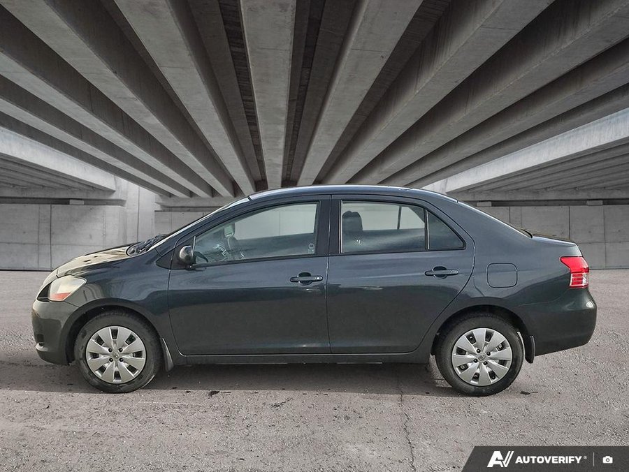 2010 Toyota Yaris 2010 Grey