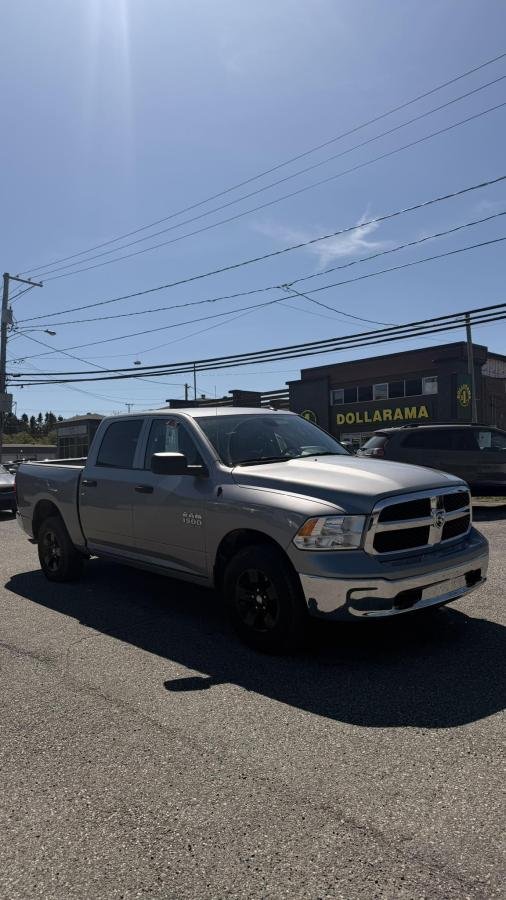 2023 RAM 1500 Classic Grey Lac Mégantic - photo #3