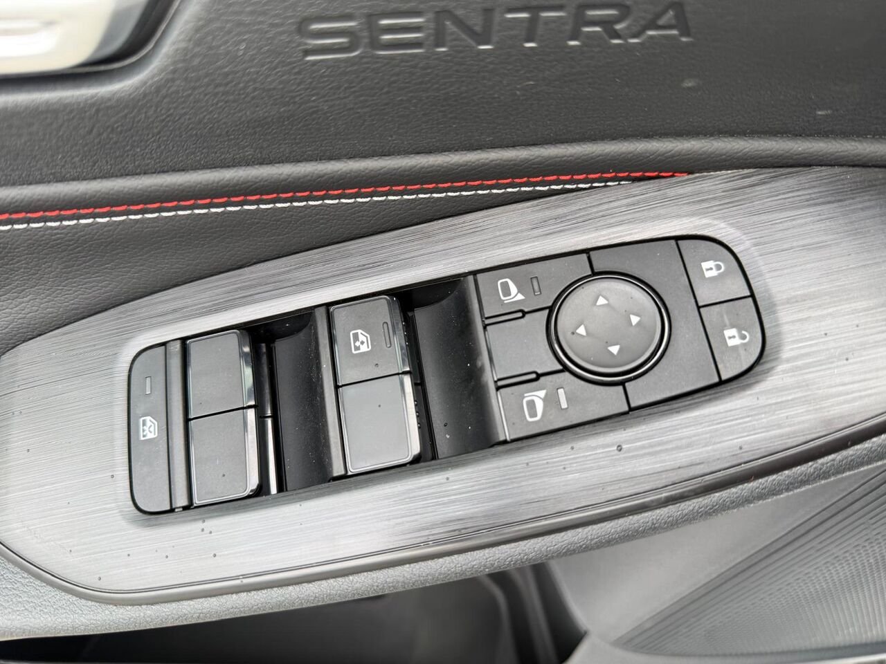 2026 NISSAN Sentra SENTRA SR Aspen White TriCoat/Super Black Châteauguay - photo #25