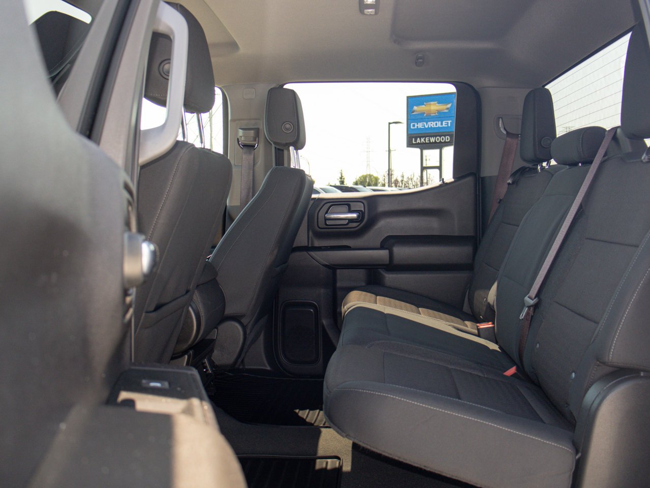 2024 Chevrolet Silverado 1500 4WD Crew Cab 147 Custom Trail Boss White Sherwood Park - photo #28