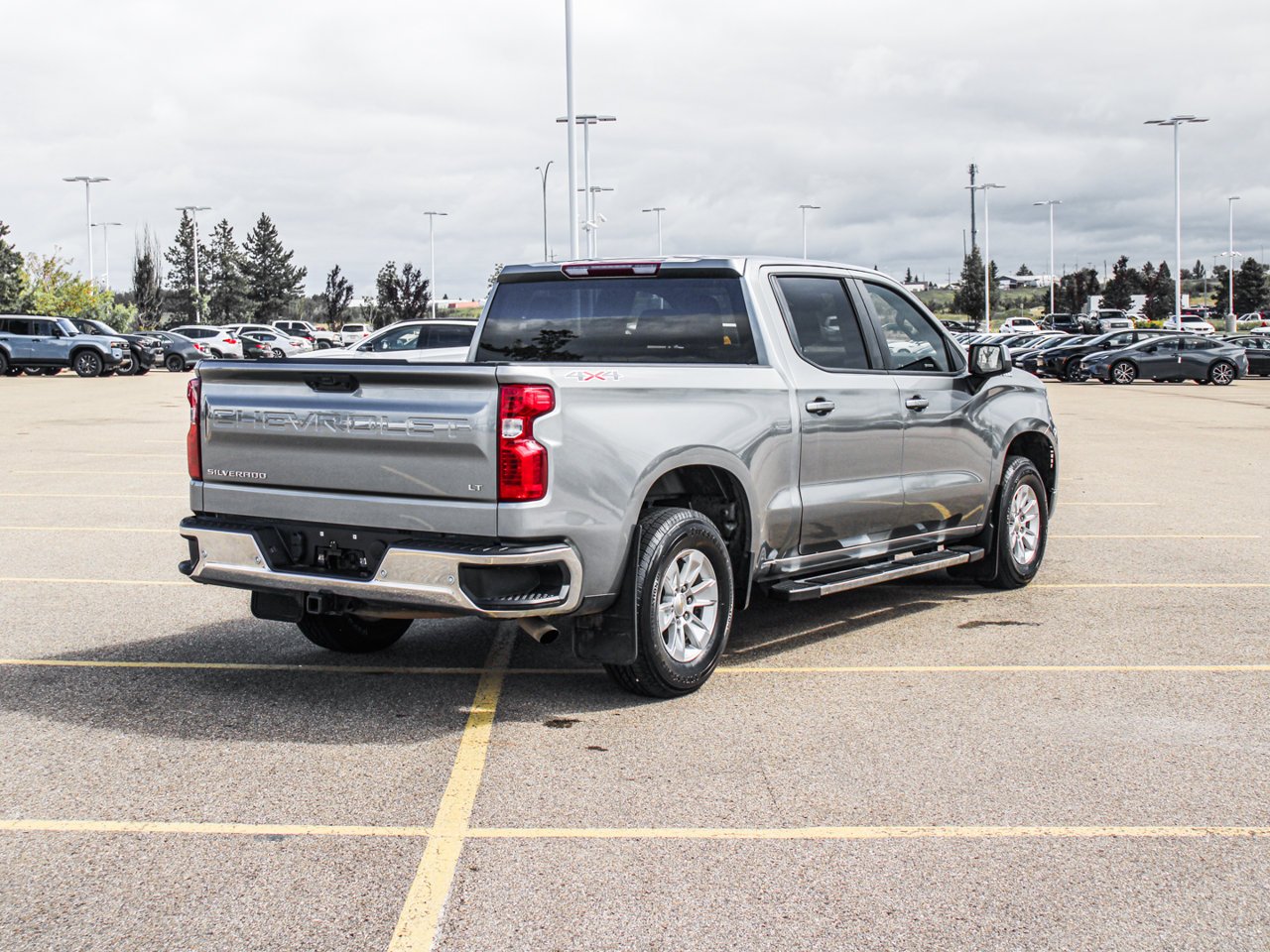 2023 Chevrolet Silverado 1500 4WD Crew Cab 147 LT Grey Sherwood Park - photo #8