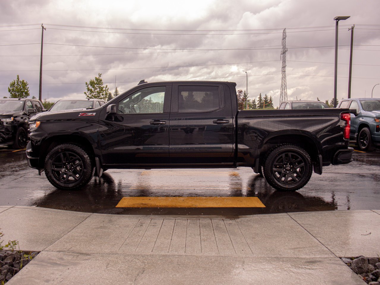2024 Chevrolet Silverado 1500 4WD Crew Cab 147 RST Black Sherwood Park - photo #6