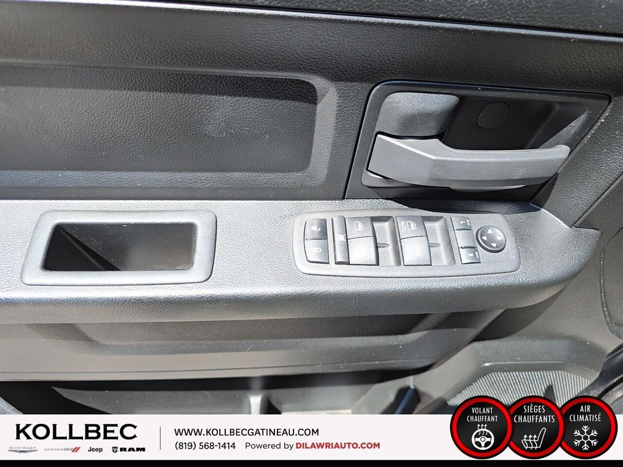 RAM 1500 CLASSIC Express Night Edition Crewcab 4x4 2023 Noir Ottawa & Gatineau - photo #26