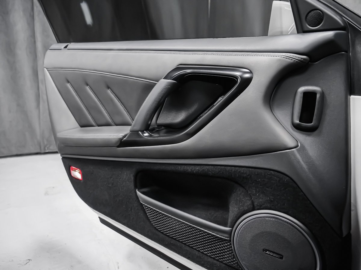 2023 Nissan GT-R PREMIUM White Montreal - photo #32