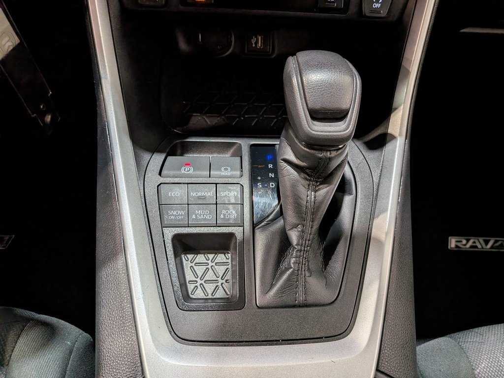 Toyota RAV4 LE AWD 2024 Blanc Val-David - photo #24