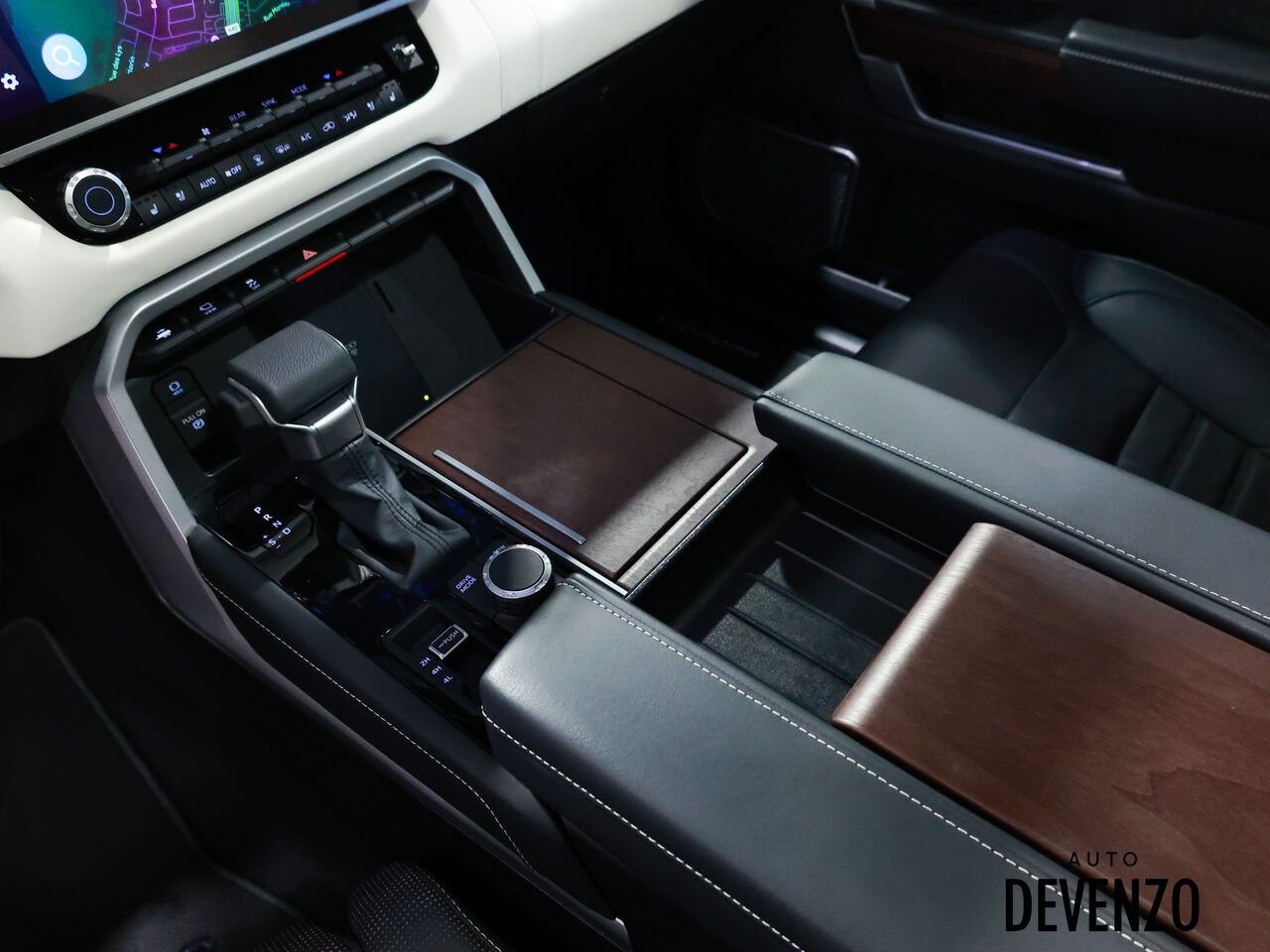 Toyota Sequoia 2025 Noir Saint-Eustache - photo #20
