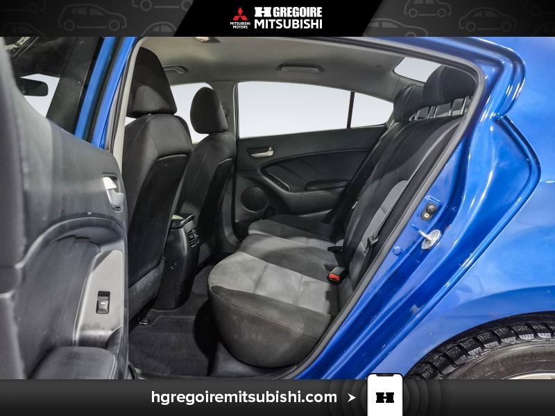 Kia Forte 2015 Bleu Laval - photo #27