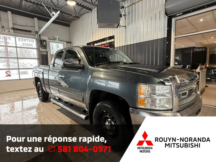 2012 Chevrolet Silverado 1500 4 roues motrices, cabine allongée, 143,5 po, Édition Cheyenne LS Blue