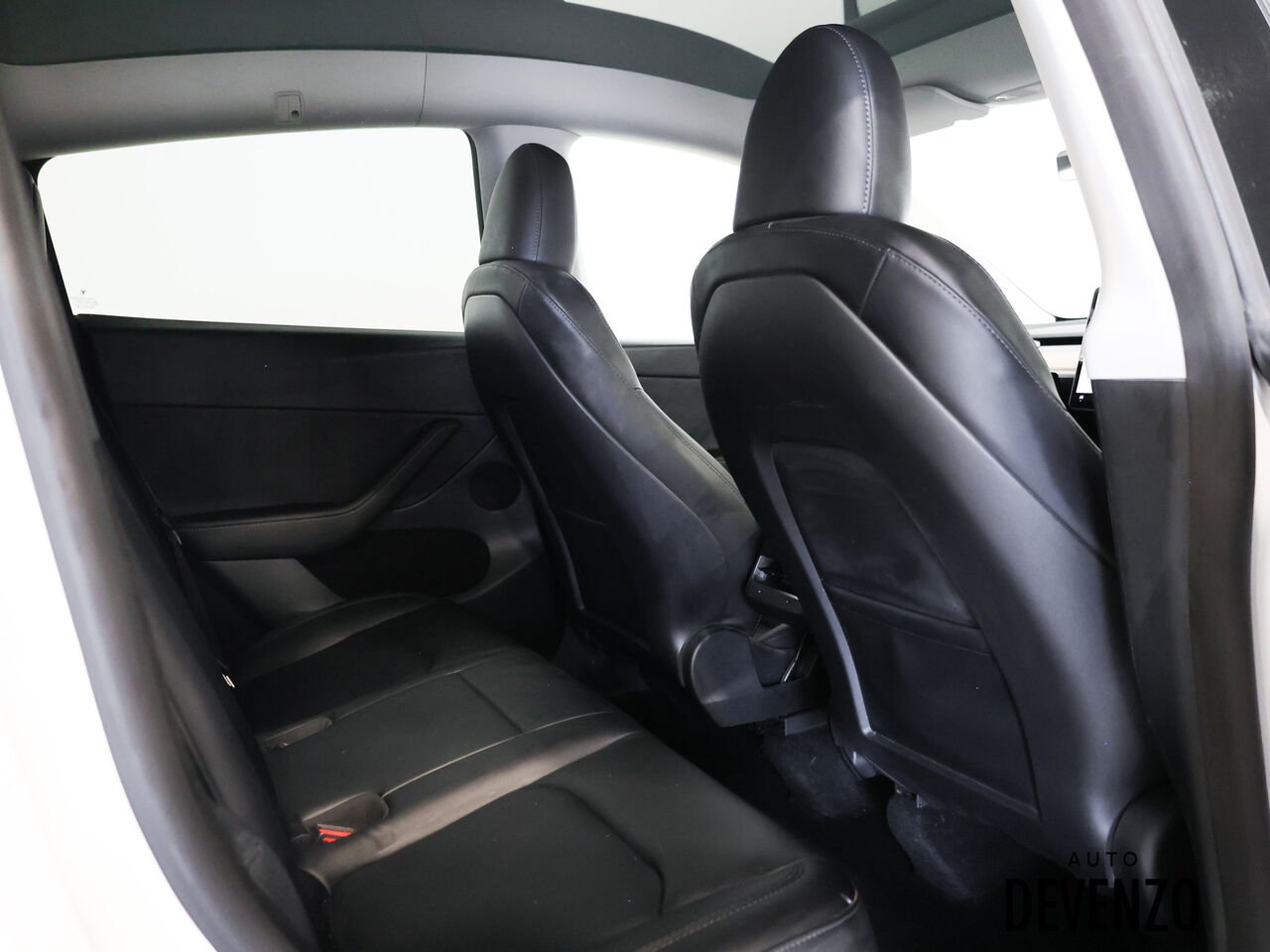 2023 Tesla Model Y White Saint-Eustache - photo #8