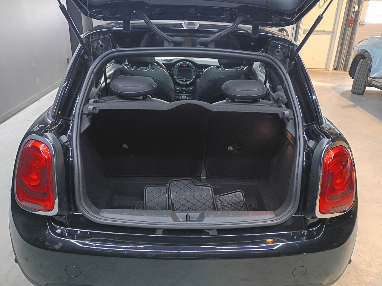MINI 3 portes 2019 Noir Blainville - photo #10