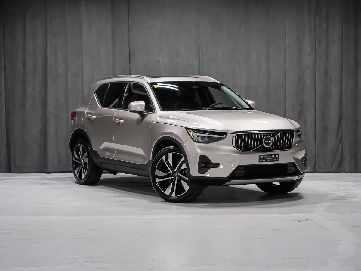 2023 Volvo XC40 B5 PLUS BRIGHT CLIMATE Purple Montreal - photo #1