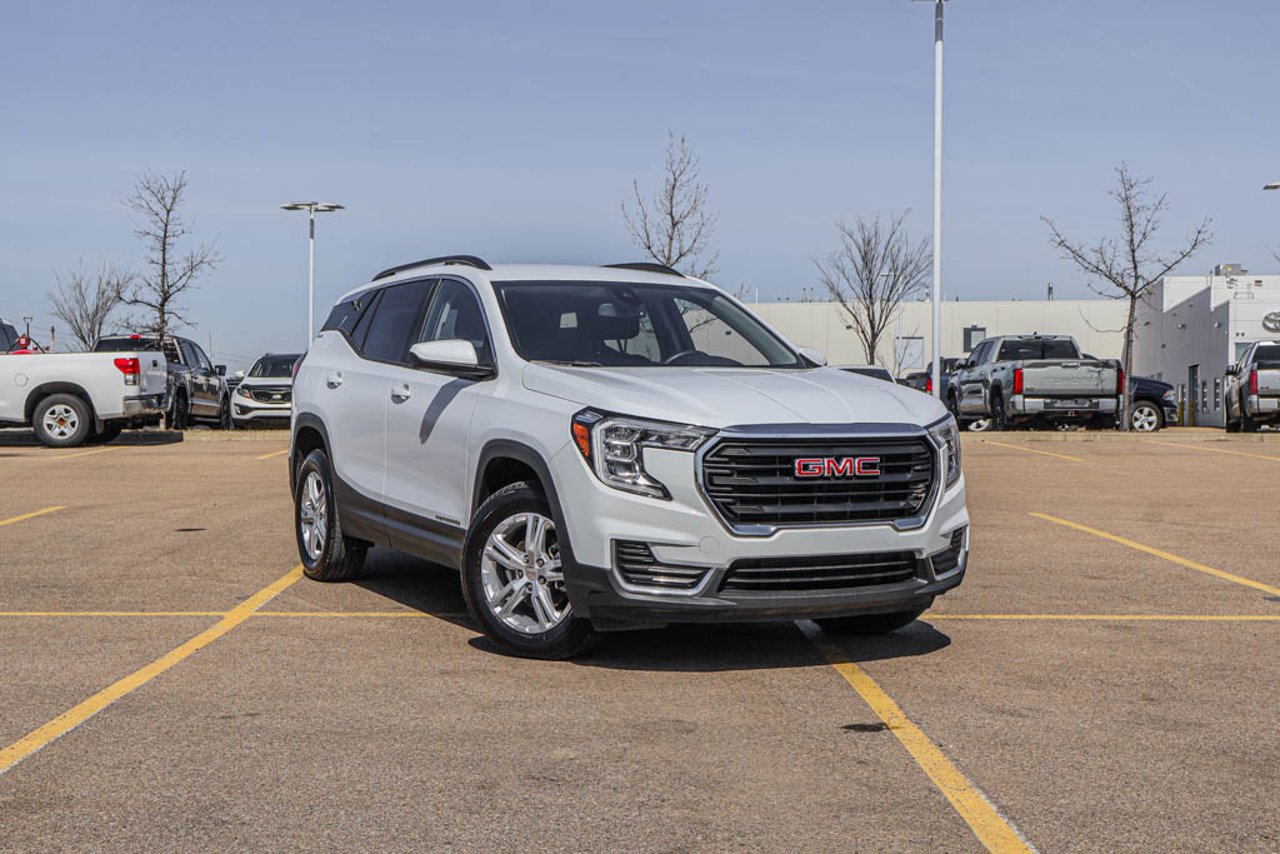 2024 GMC Terrain AWD 4dr SLE White Sherwood Park - photo #1
