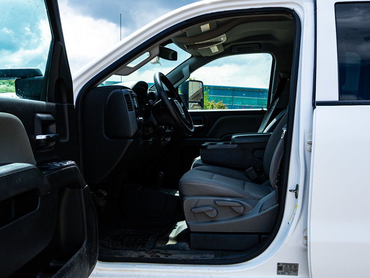 2018 GMC Sierra 2500HD 4WD Double Cab 144.2 White Sherwood Park - photo #14