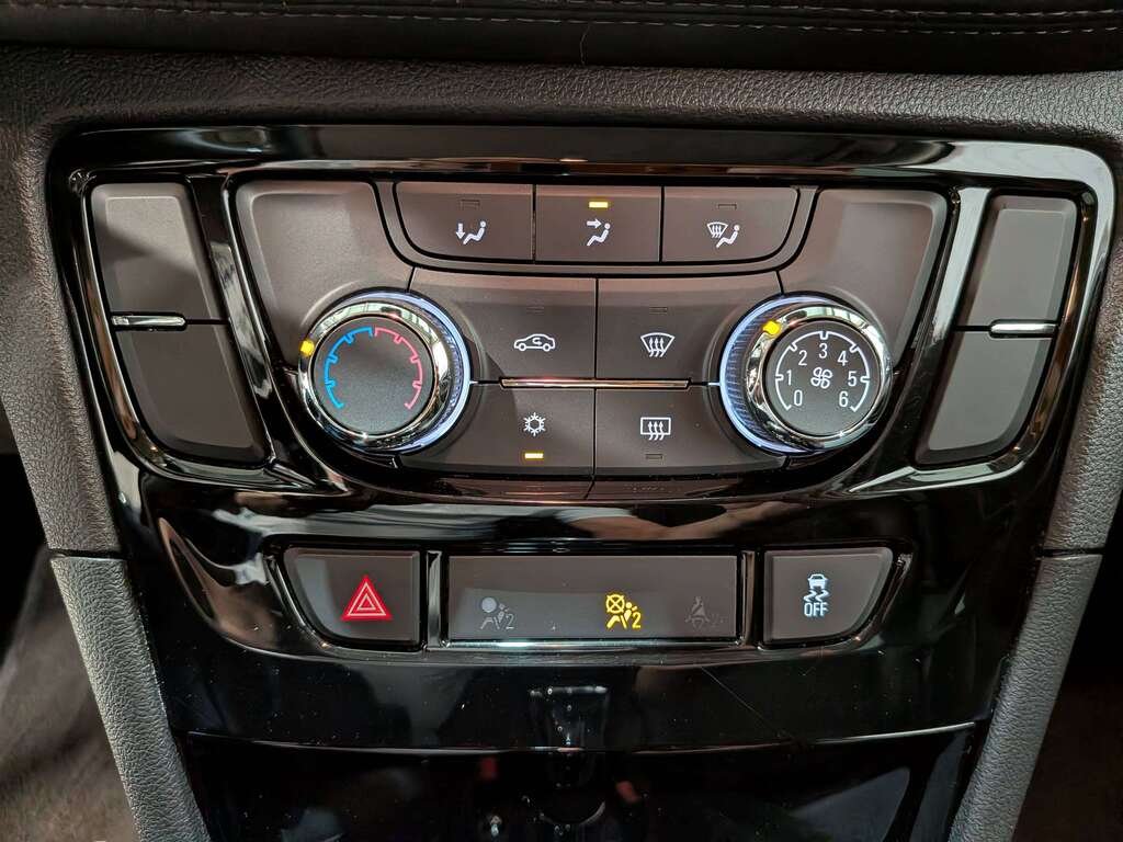 2021 Buick Encore FWD 4dr Preferred Black Val-David - photo #22