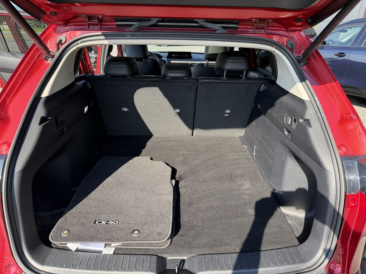 2023 Mazda CX-50 Red Lac Mégantic - photo #12