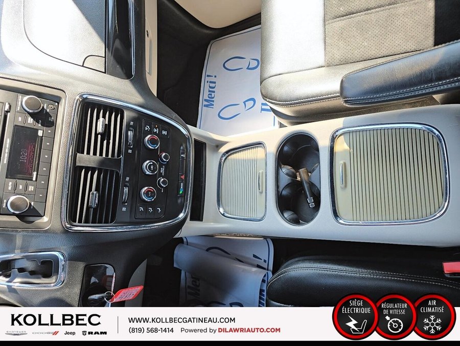 2017 DODGE GRAND CARAVAN *** UN PROPRIO + CLEAN CARFAX *** Red