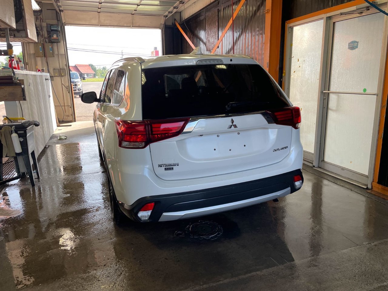 2018 Mitsubishi Outlander ES AWD *TOIT* CUIR SIÈGES CHAUF CAM 360 ALERTES White Saint-Jérôme - photo #4