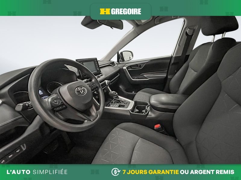 2019 Toyota Rav 4 White Laval - photo #18