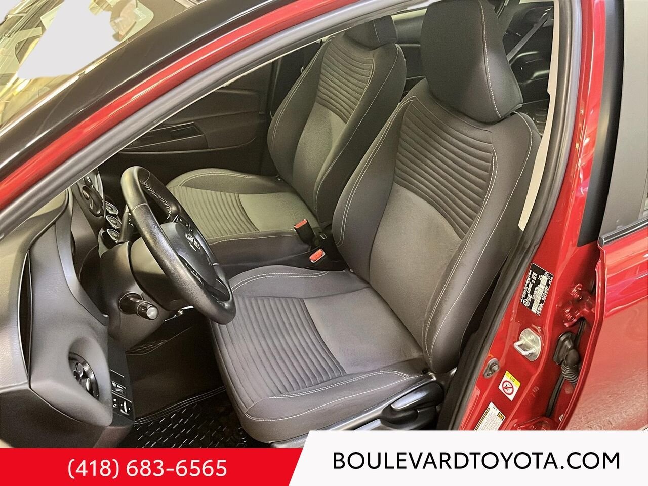 Toyota Yaris Hatchback 99885A-119 | SE 2019 Rouge Québec - photo #8