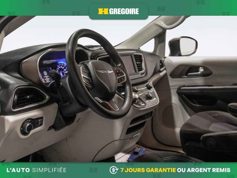 Chrysler Grand Caravan 2021 Noir Saint-Eustache - photo #11