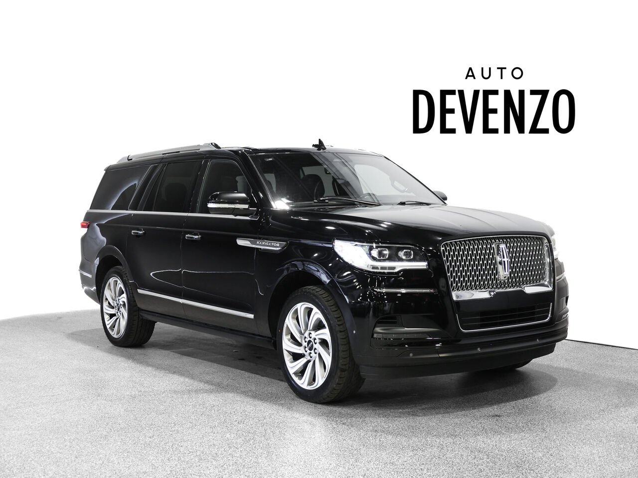 Lincoln Navigator L 2023 Noir Saint-Eustache - photo #0