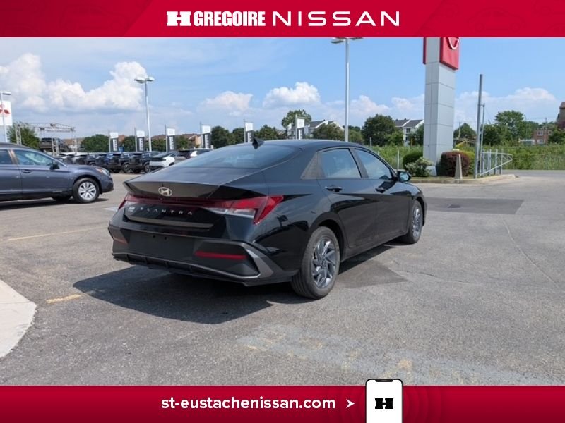 2024 Hyundai Elantra Black Laval - photo #11
