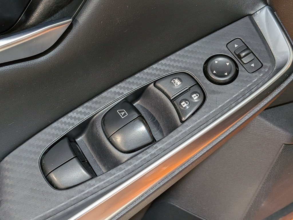 Nissan Sentra SR Manual 2024 Orange Val-David - photo #32
