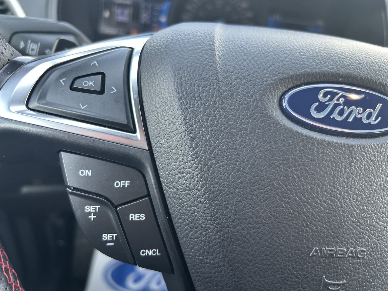 2024 Ford Edge White Montmagny - photo #10