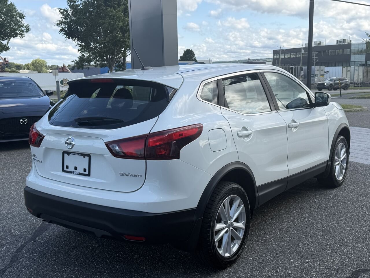 2018 Nissan Qashqai White Ste-Marie - photo #4