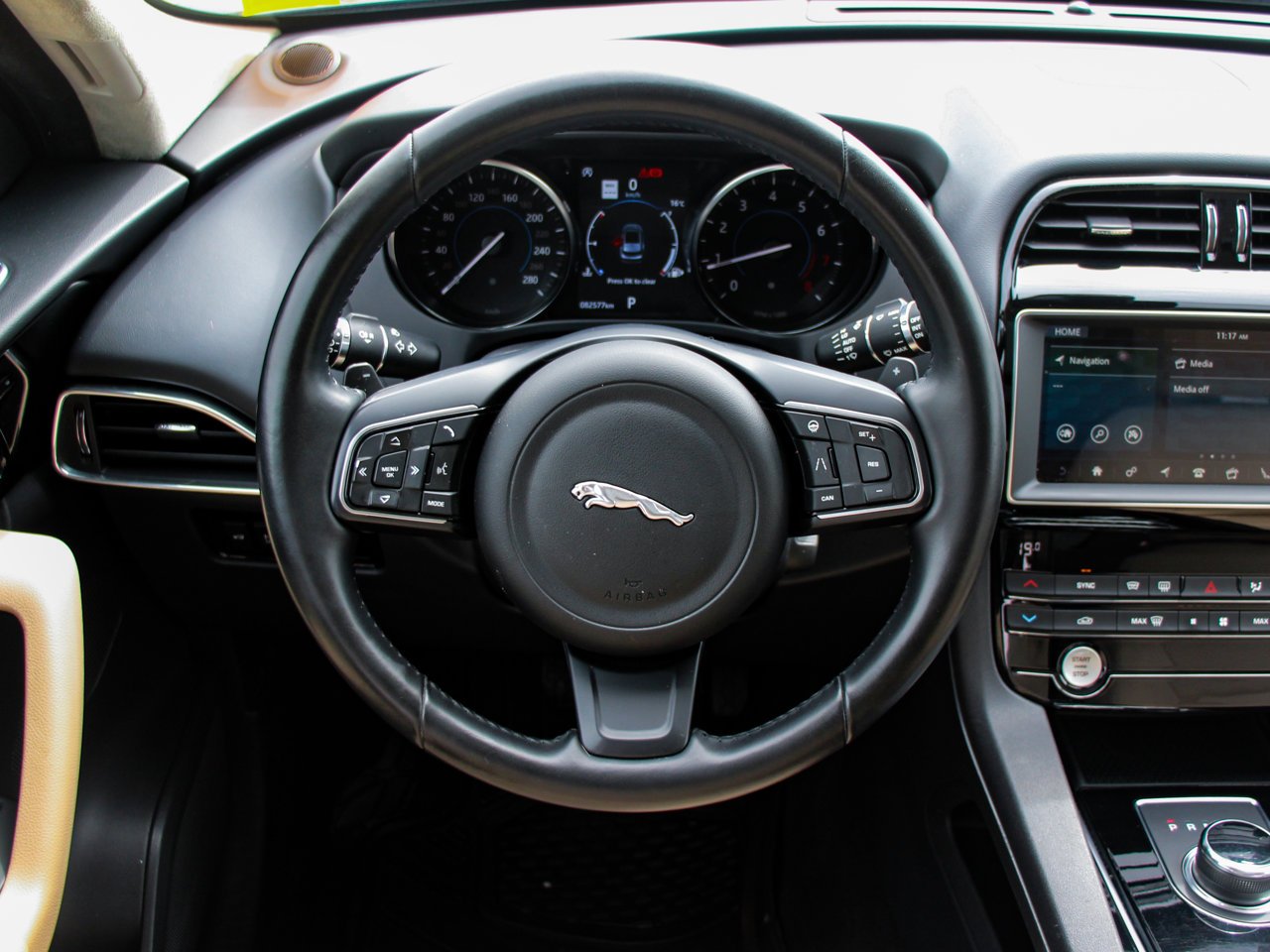 2020 Jaguar F-PACE 25t AWD Premium Black Sherwood Park - photo #19