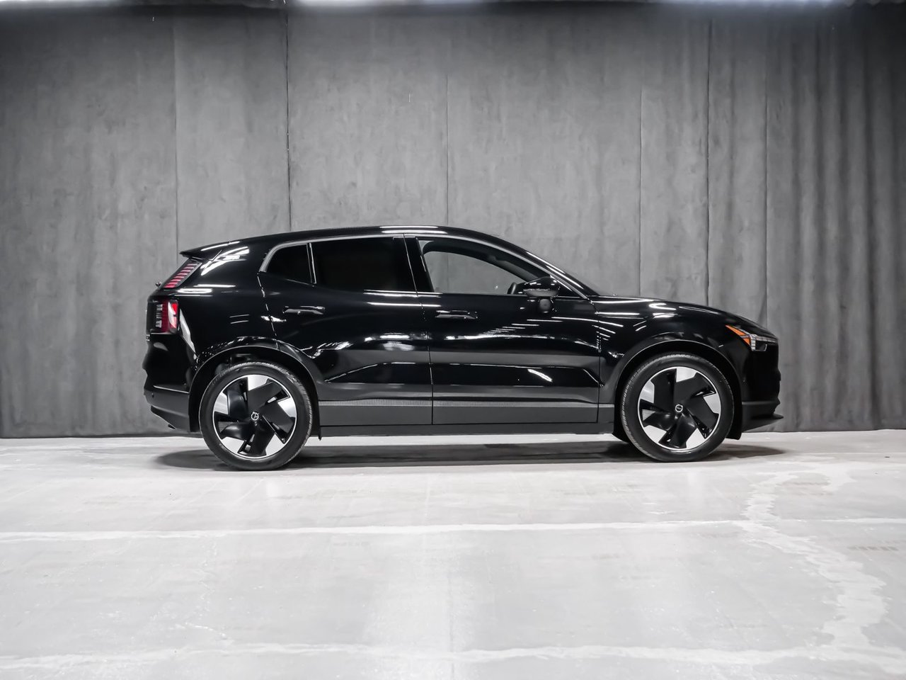 Volvo EX30 ULTRA AWD 2025 Noir Montréal - photo #2