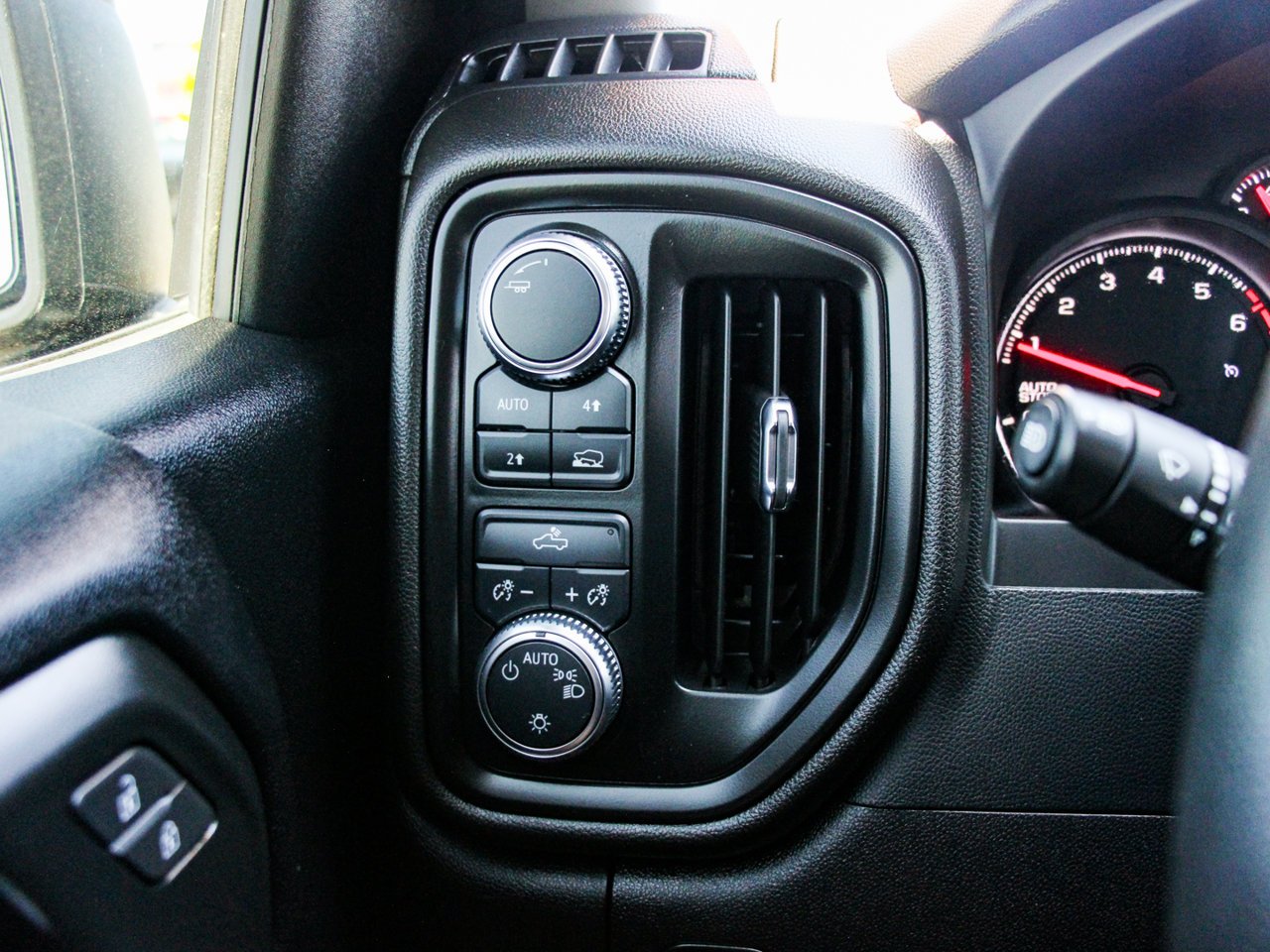 2024 GMC Sierra 1500 4WD Crew Cab 147 Pro Black Sherwood Park - photo #16