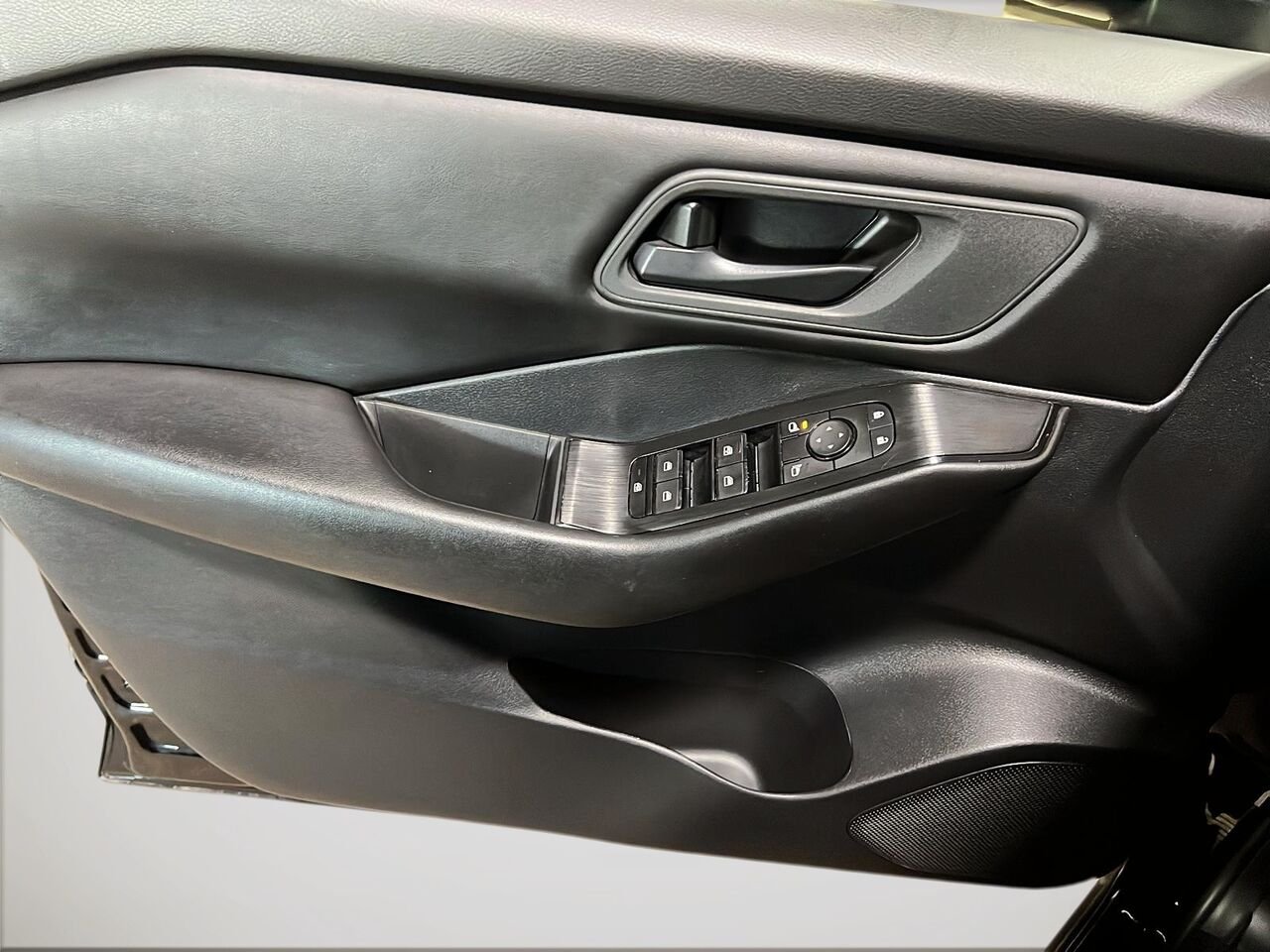 2024 Nissan Rogue S Black Québec - photo #10