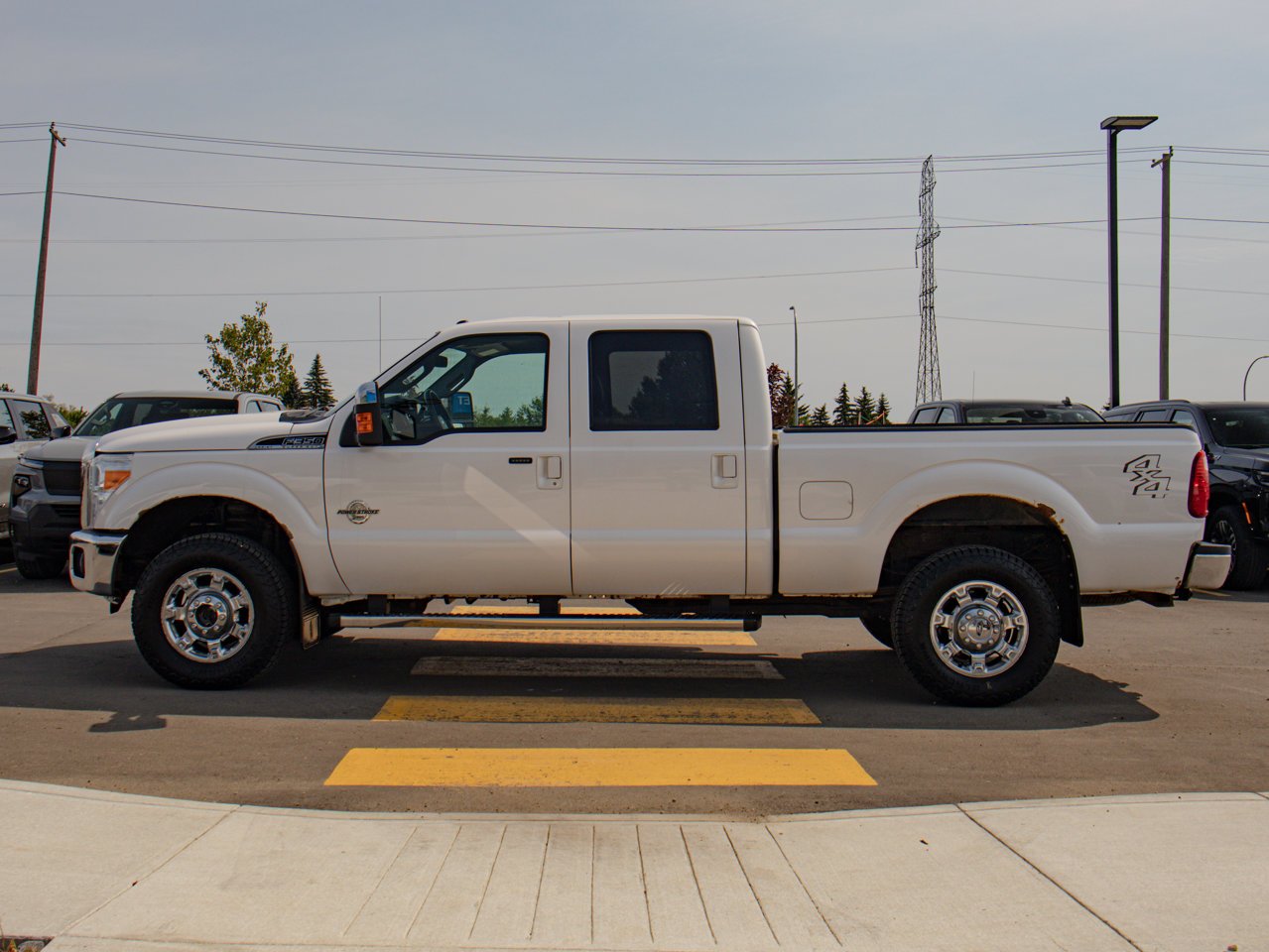 2016 Ford Super Duty F-350 SRW 4WD Crew Cab 156 Lariat White Sherwood Park - photo #6
