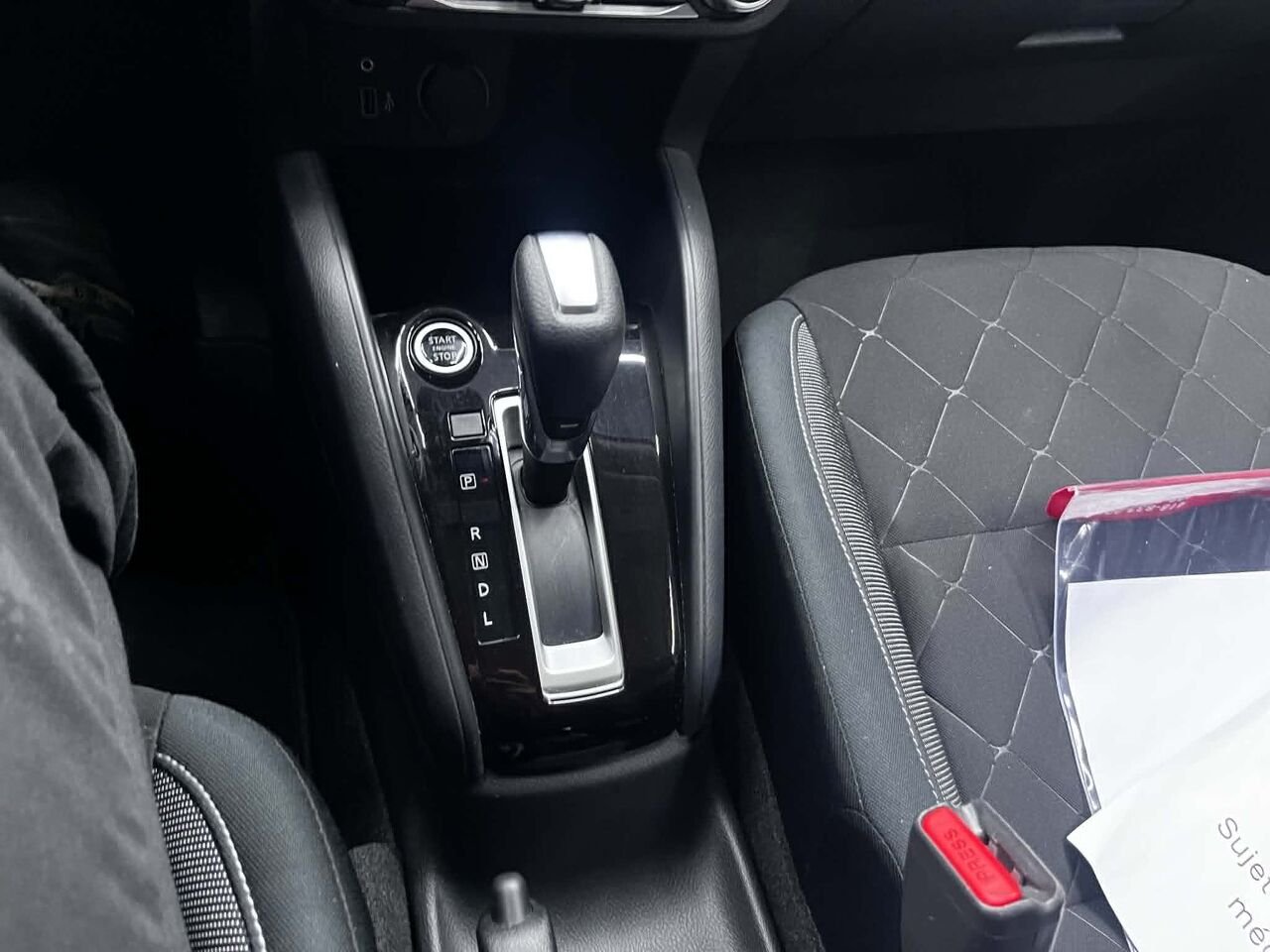 2020 Nissan Kicks White Blainville - photo #20