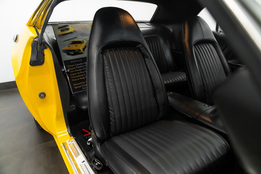 Dodge Challenger 1972 Jaune Montréal - photo #17