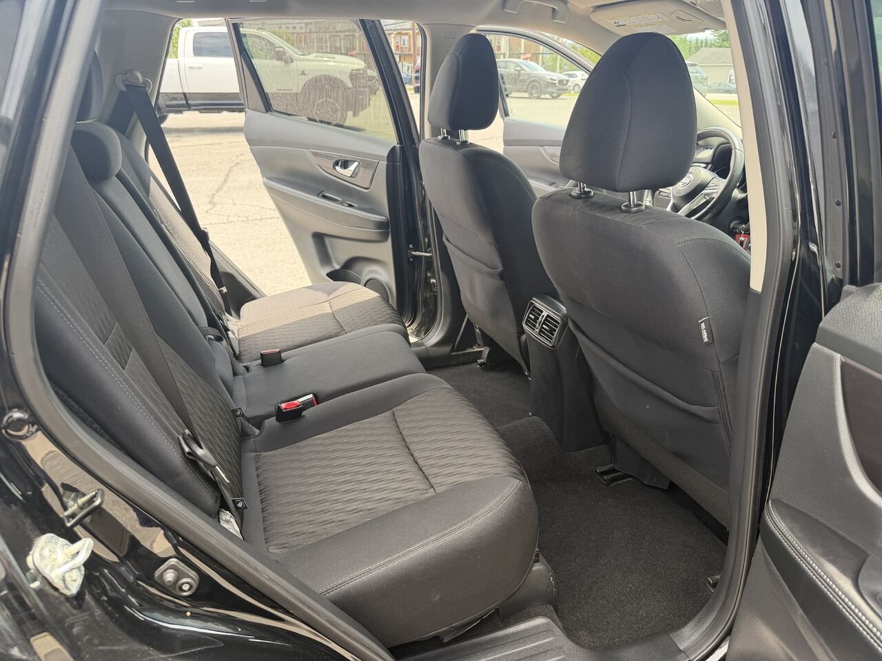 2019 Nissan Rogue Black Lac Mégantic - photo #13
