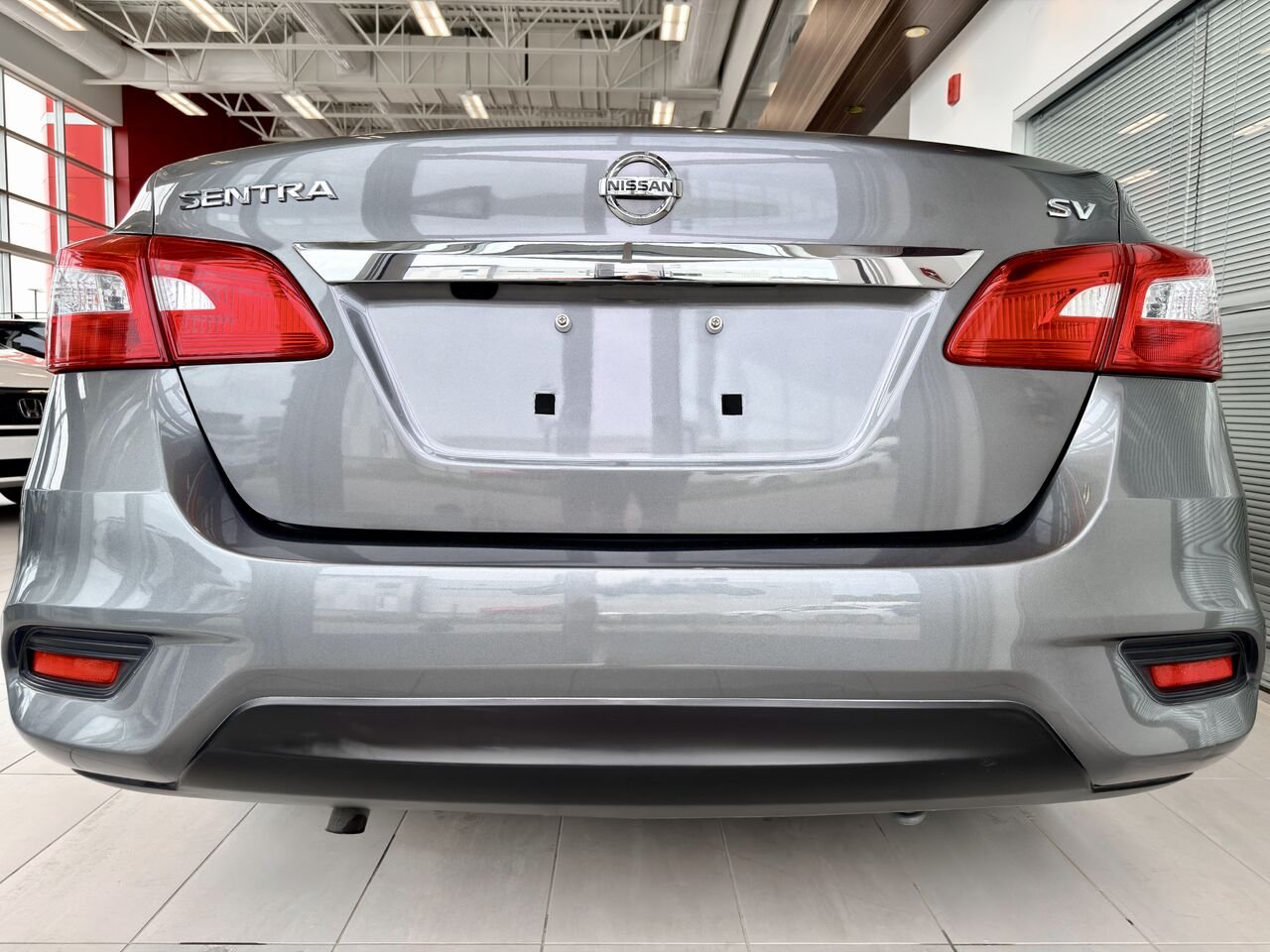 2018 Nissan Sentra Grey Notre-Dame-des-Prairies - photo #9
