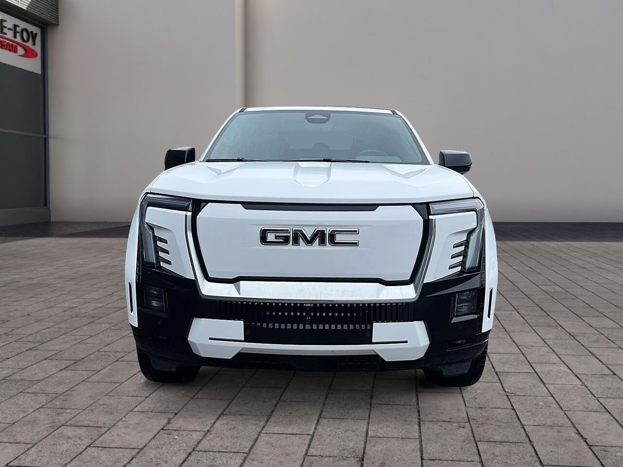 2025 GMC Sierra EV DENALI White Québec - photo #1