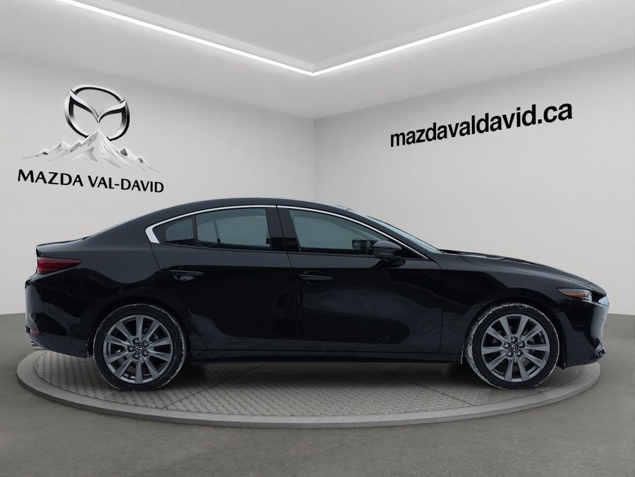 2025 Mazda Mazda3 AWD, Toit ouvrant, cuir, navigation, recharge sans fil, sièges chauffants Jet Black Mica