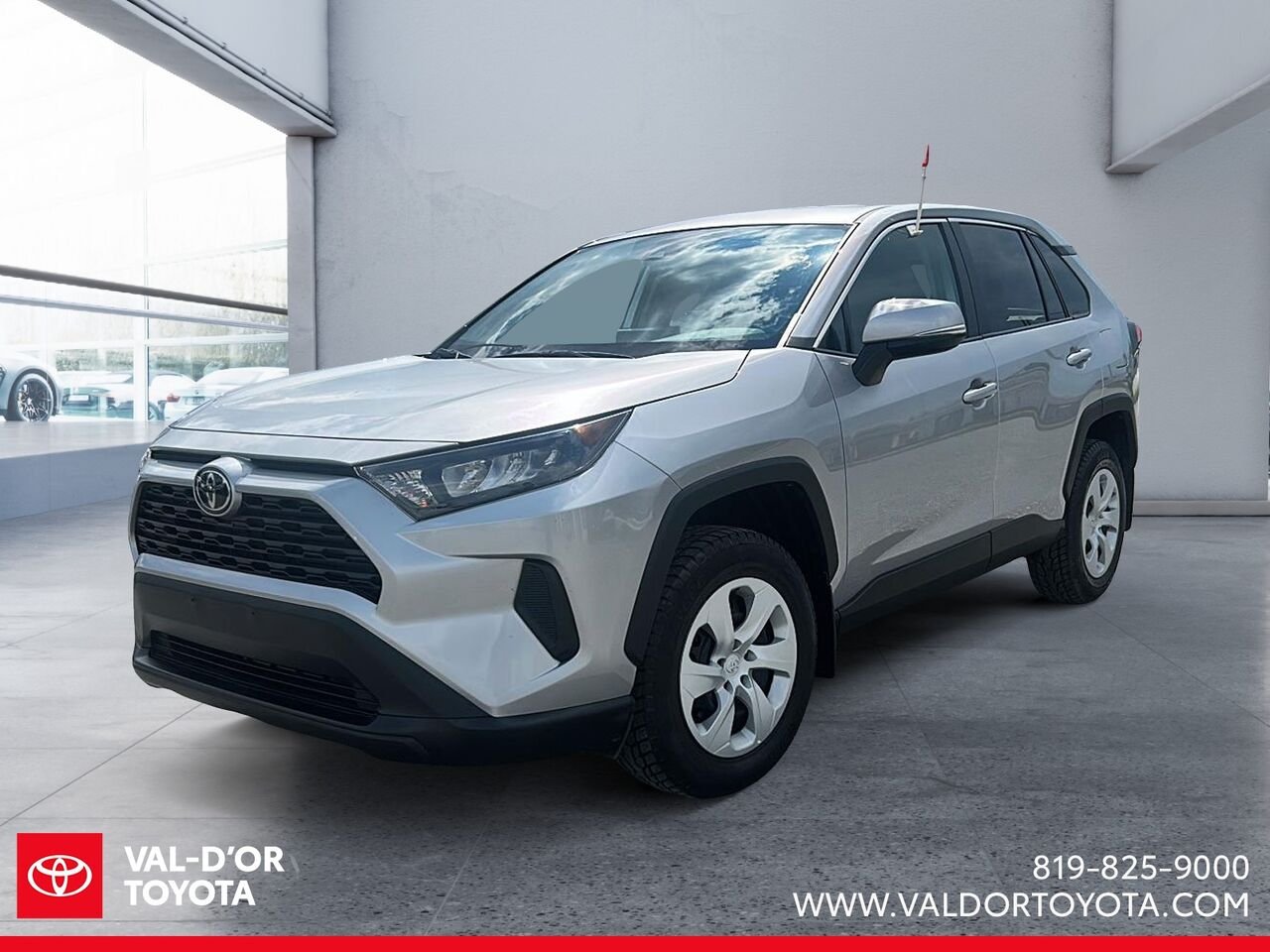 Toyota RAV4 LE TI 2025 Argent Val-d'Or - photo #0