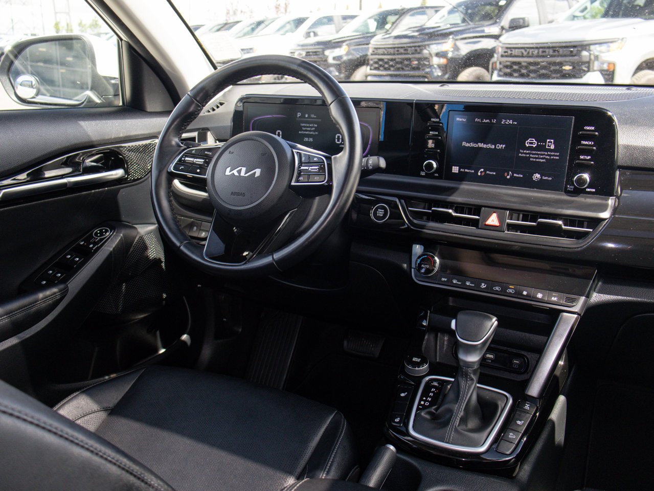 2025 Kia Seltos EX AWD White Sherwood Park - photo #28