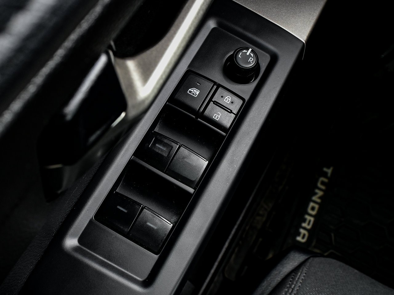 2025 Toyota Tundra 4x4 Crewmax SR Black Sherwood Park - photo #17