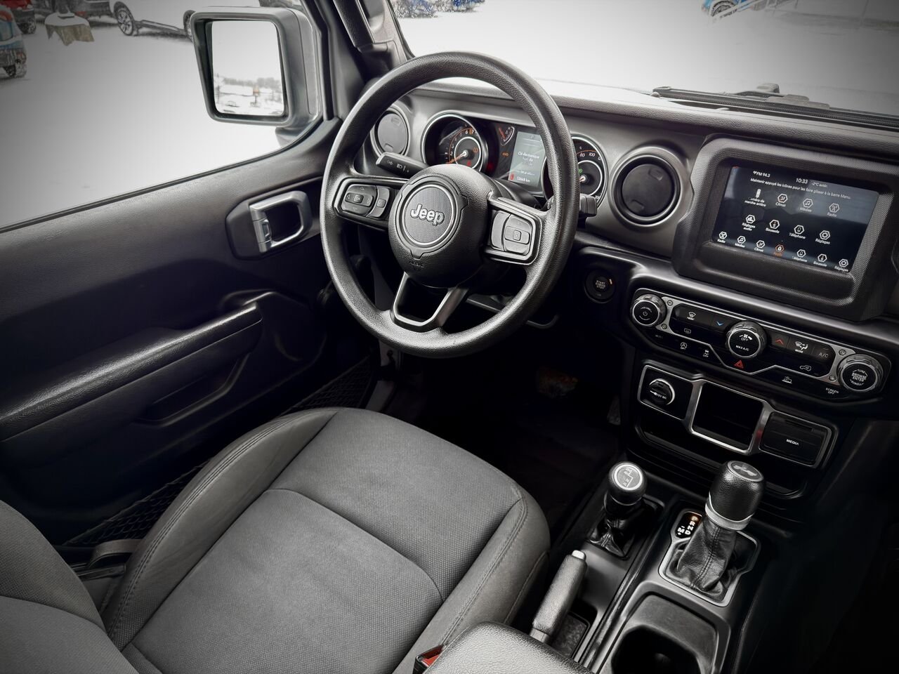 2022 Jeep Wrangler Silver Notre-Dame-des-Prairies - photo #17