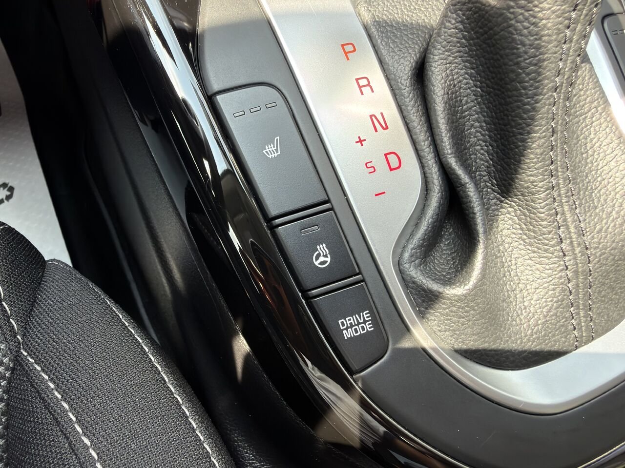 2024 Kia Forte White Thetford Mines - photo #24