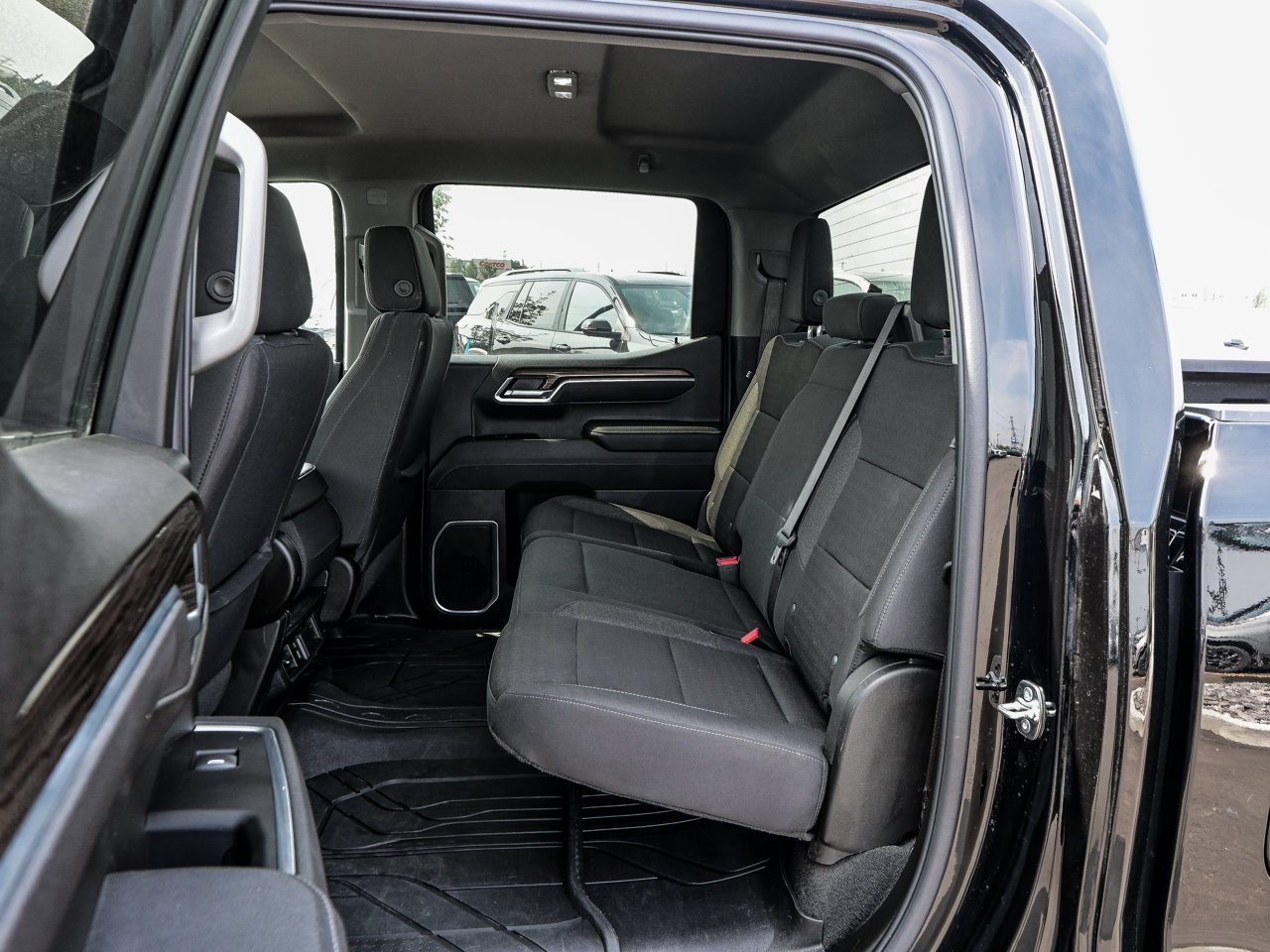 2026 Chevrolet Silverado 1500 4WD Crew Cab 147 LT Black Sherwood Park - photo #29