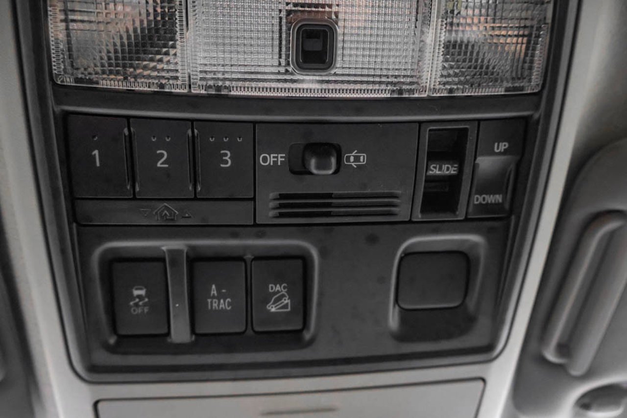 2014 Toyota 4Runner 4WD 4dr V6 SR5 Grey Sherwood Park - photo #28