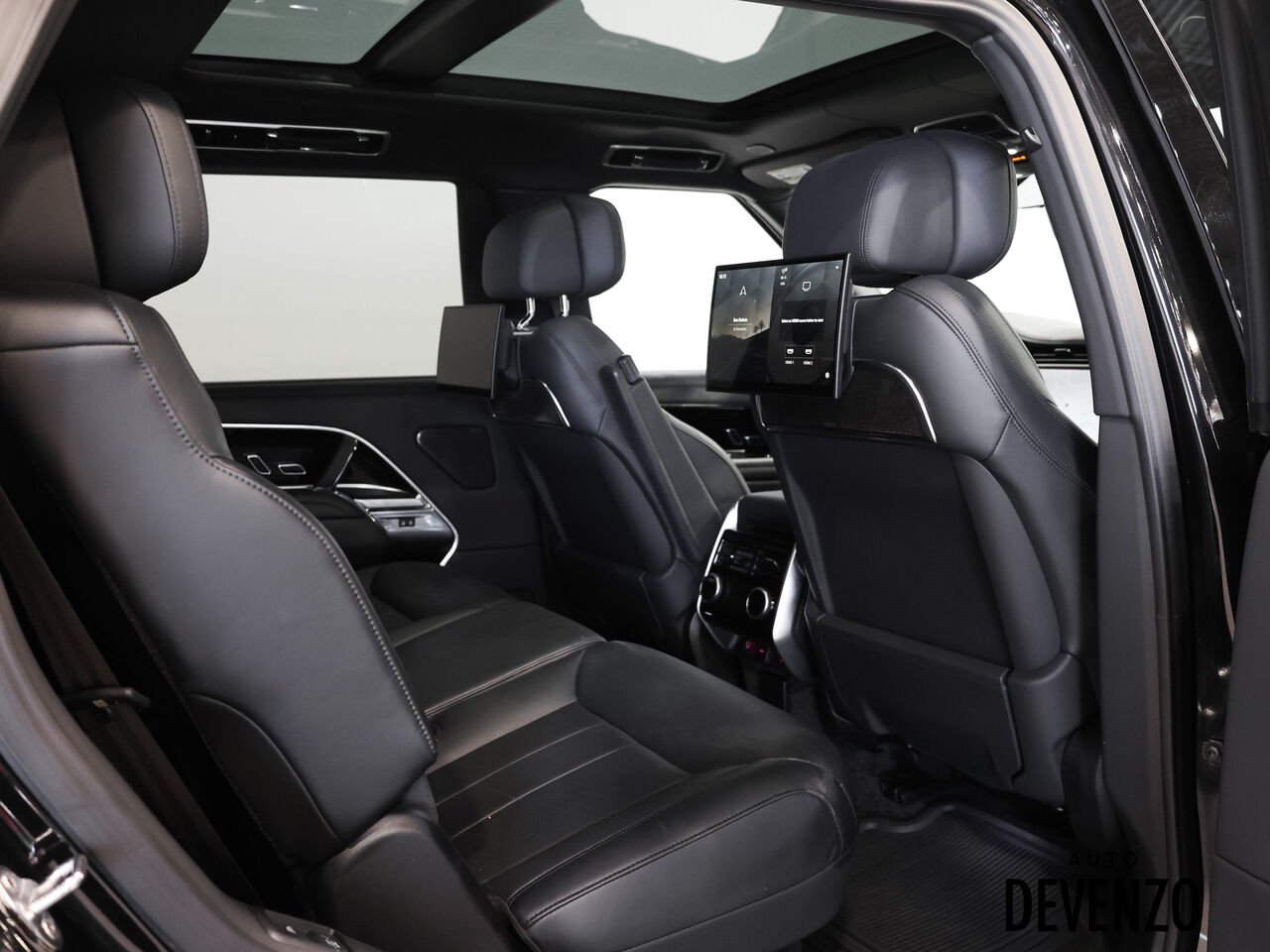 2024 Land Rover Range Rover Black Saint-Eustache - photo #9