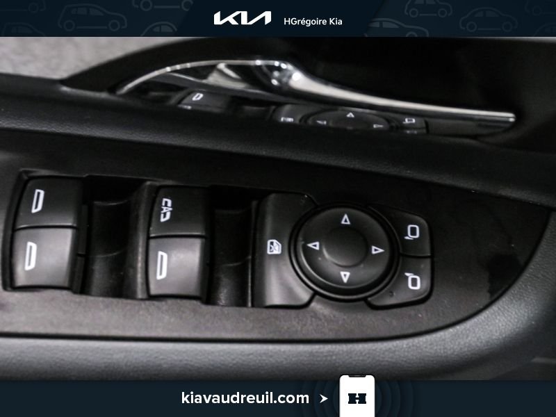 2019 Chevrolet Bolt EV White Laval - photo #10