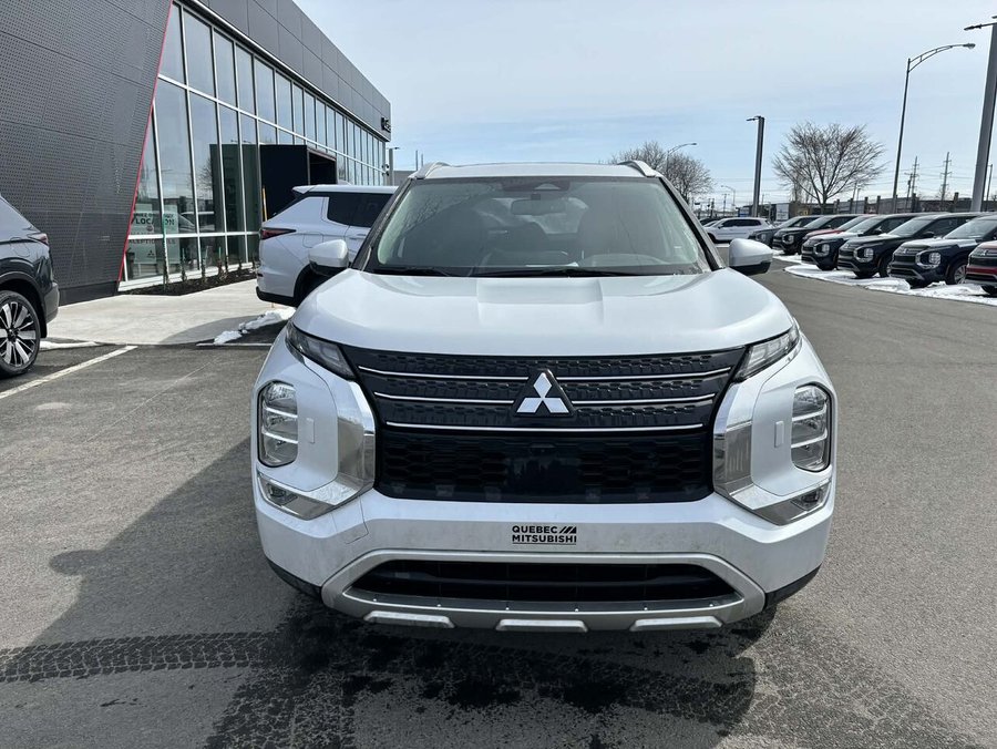 2023 Mitsubishi Outlander SEL S-AWC, Sièges électriques, 7 passagers White